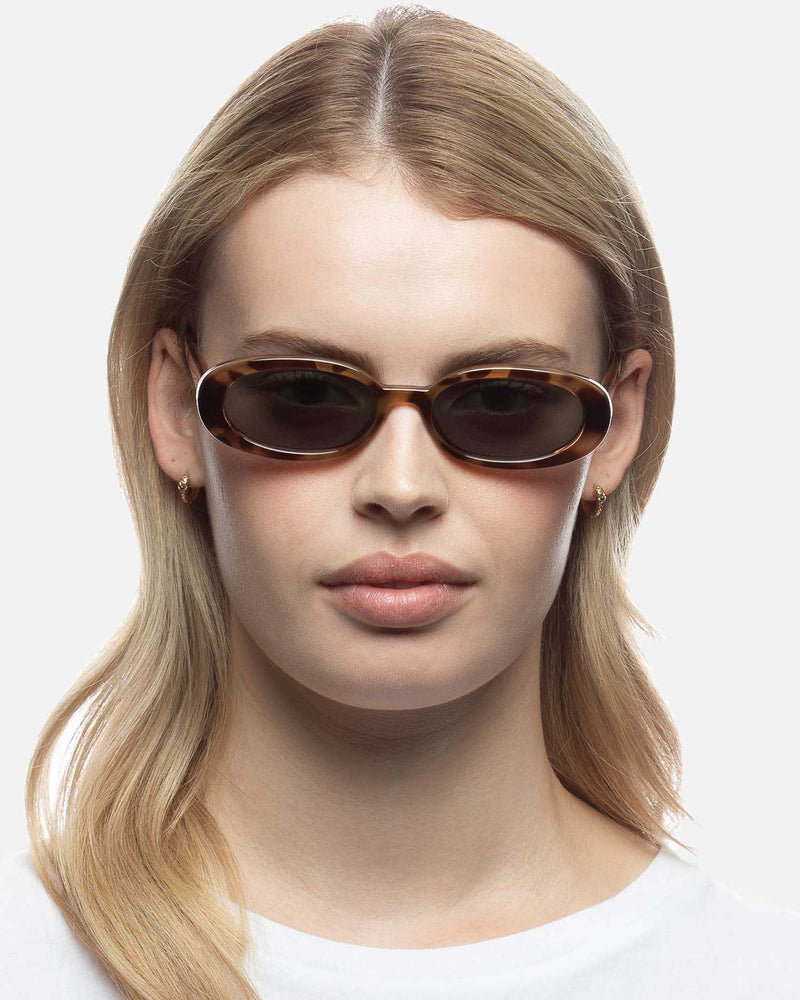 Outta Love Sonnenbrille Tort