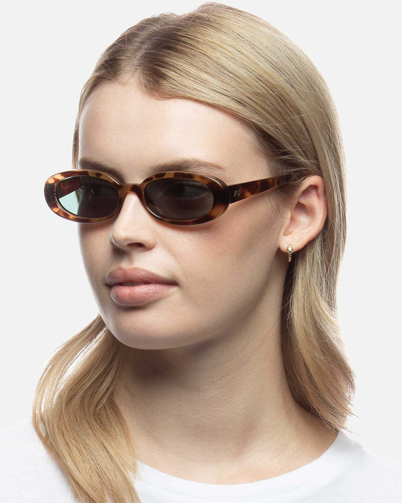 Outta Love Sonnenbrille Tort
